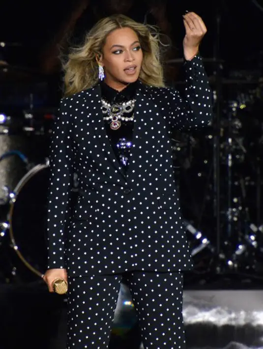 Eksekutif produser Grammy, Ken Ehrlich mengeluarkan pernyataan saat melakukan sesi wawancara dengan billboard mengenai artis yang akan tampil nanti. Menurutnya, beberapa orang tak menganggap adanya Grammy. (AFP/Bintang.com)