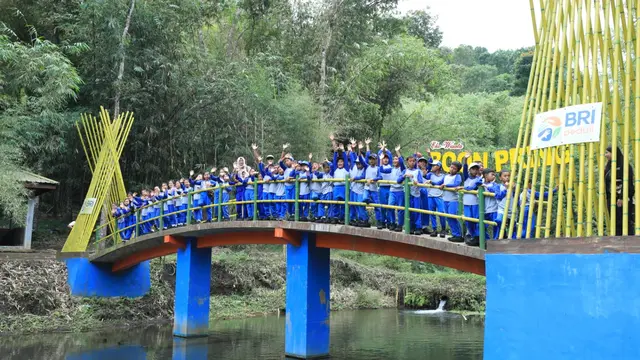 BRI Peduli Renovasi Sekolah dan Wisata Edukasi di Malang