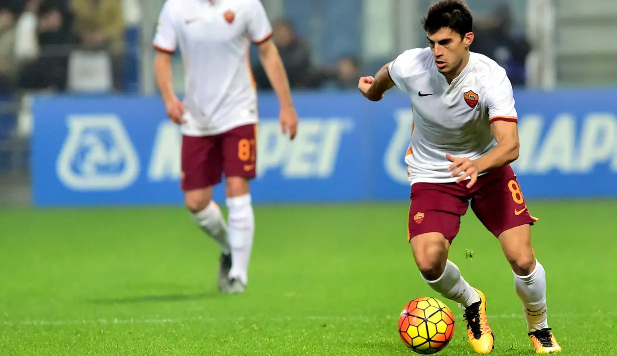 Gelandang AS Roma, Diego Perotti menjadi salah satu pencetak gol saat AS Roma menang melawan Sampdoria pada Pekan ke-24 lLiga Italia Serie A. (AFP/Giuseppe Cacace)