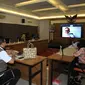 Presentasi program inovasi Teropong Jiwa oleh Bupati Banyuwangi secara virtual.