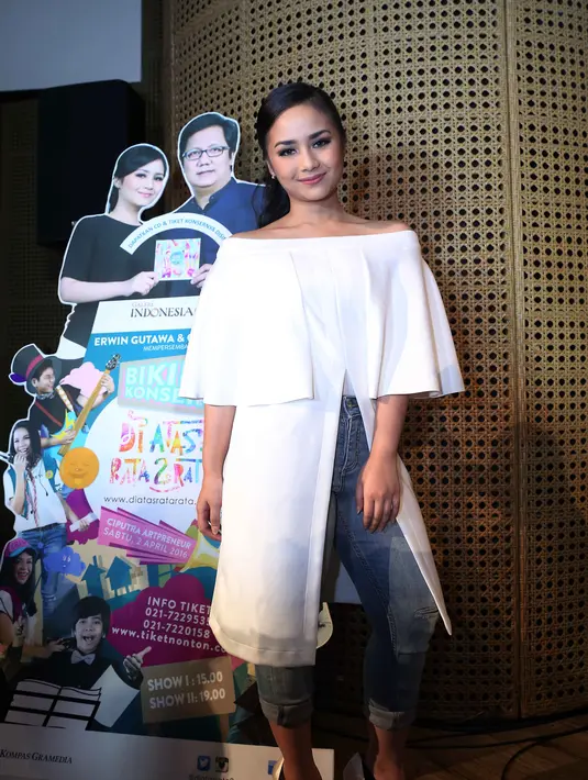 Dalam album kedua DARR, Aluna Sagita Gutawa nama lengkap Gita Gutawa banyak menciptakan lagu. (Nurwahyunan/Bintang.com)