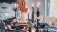 Ilustrasi christmas dinner yang tidak menggunakan alat sekali pakai. (Foto: Unsplash/Libby Penner)