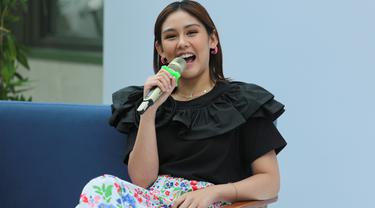 Susah Move On Dari Mantan Pacar Ini Tips Ampuh Versi Vanesha Prescilla News Entertainment Fimela Com