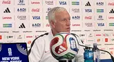 Didier Deschamps berbicara dalam konferensi pers resmi jelang laga Prancis melawan Swedia pada babak 32 besar Piala Dunia 2026 di New York New Jersey, Amerika Serikat, Senin (29/6/2026). Pelatih Timnas Prancis itu memaparkan kesiapan timnya menghadapi duel fase gugur saat menjawab pertanyaan awak media. (KLY Sports/Hery Kurniawan)