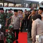 Panglima TNI Marsekal Hadi Tjahjanto bersama Kapolri Jenderal Tito Karnavian mengunjungi Kota Medan, Selasa (14/5/2019). (LIputan6.com/ Reza Efendi)