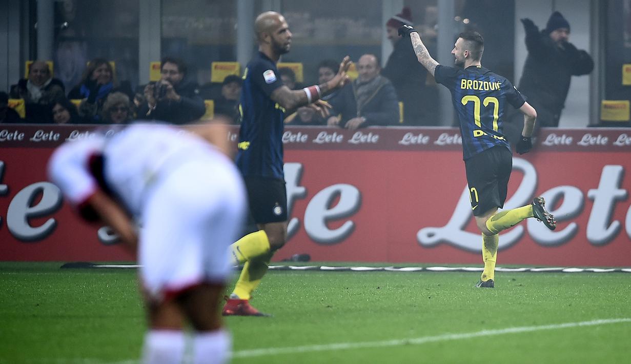 Marcelo Brozovic mencetak dua gol kemenangan Inter Milan atas Torino pada laga pekan ke-16 Serie A di Giuseppe Meazza, Minggu (11/12/2016). (AFP/Filippo Monteforte)