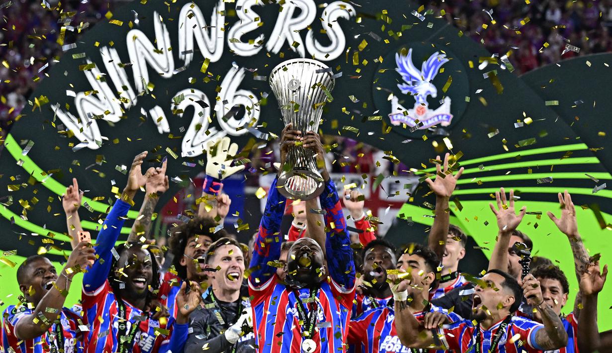 The Eagles untuk pertama kalinya dalam sejarah meraih gelar juara Conference League. (AFP/Tobias Schwarz)