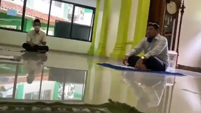 6 Momen Kekasih Cita Citata Memeluk Islam, Ucap Kalimat Syahadat di Masjid