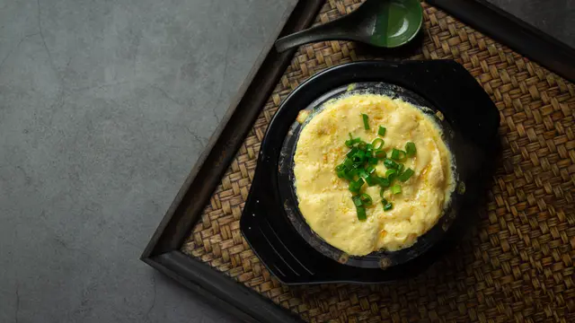 Ilustrasi Orak-Arik Telur