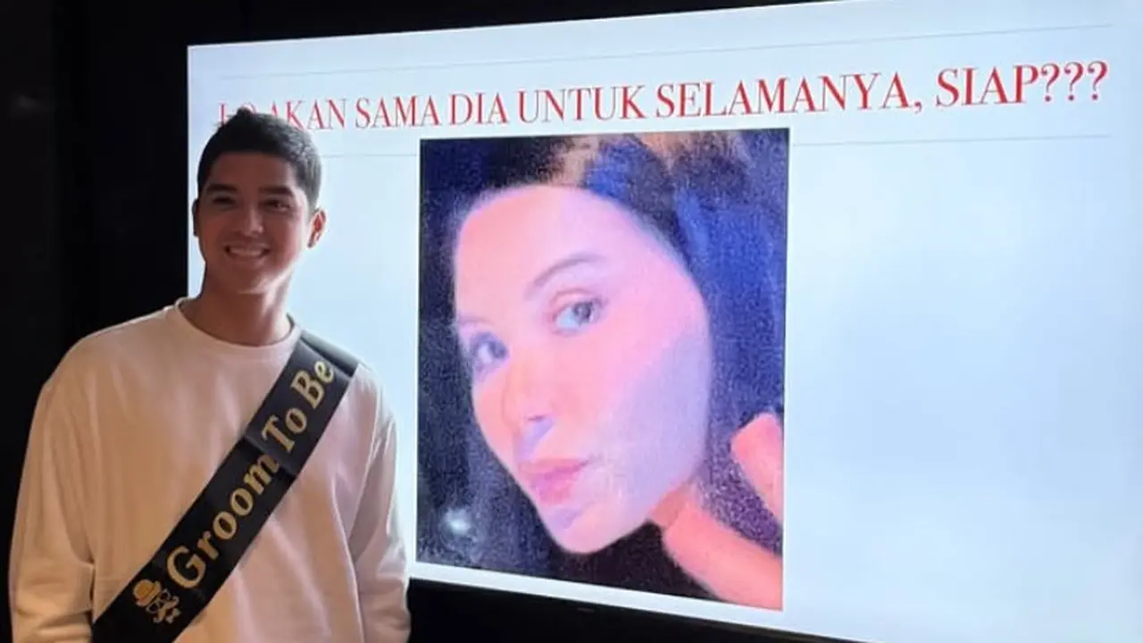 Tampil Kasual Serba Putih, Gaya Al Ghazali saat Dapat Kejutan Bro-dal Shower dari Para Sahabat