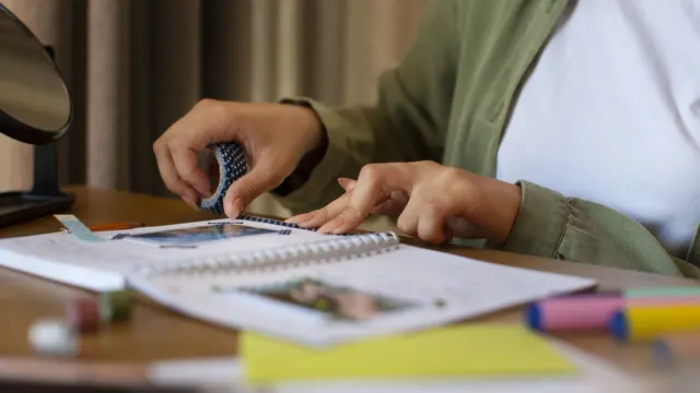 Journaling membuat kita lebih memahami emosi yang dialami