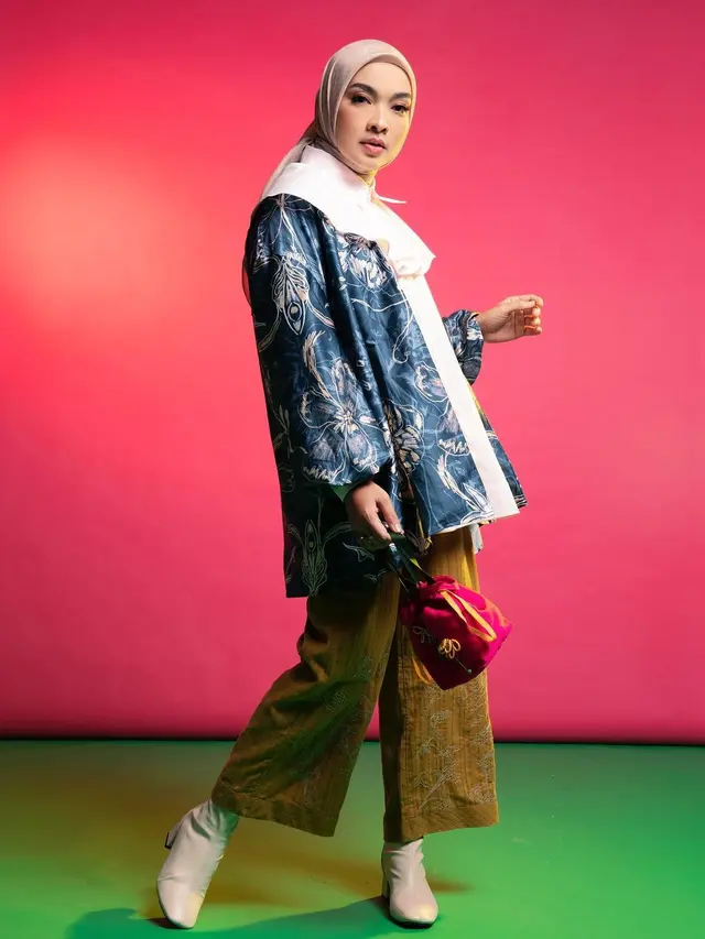 Tika Bravani dan gaya berhijabnya (Instagram/tikabravani)