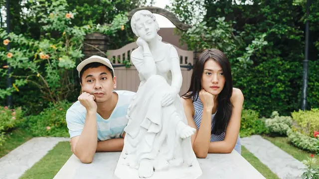 [Bintang] Raditya Dika dan Anissa Aziza