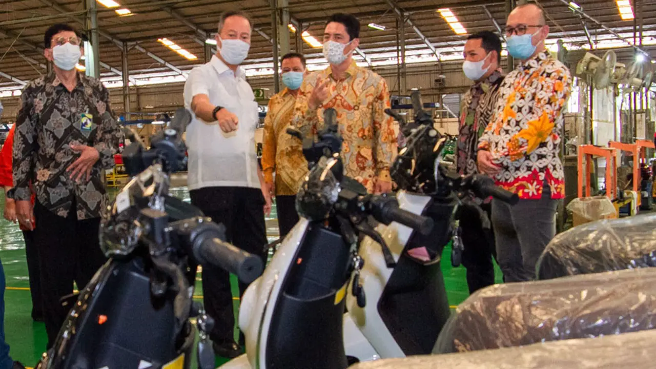 Pemerintah Kejar Target Produksi 2 Juta Unit Motor Listrik