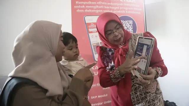 Dr. Ade Jubaedah, S.Keb, Bdn, MM, MKM​, Ketua Umum Pengurus Pusat Ikatan Bidan Indonesia (PP IBI)​