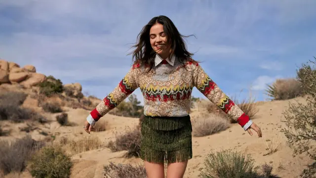 Lucy Hale dan Semangat "Joyroad" dalam Koleksi Terkini dari Weekend Max Mara