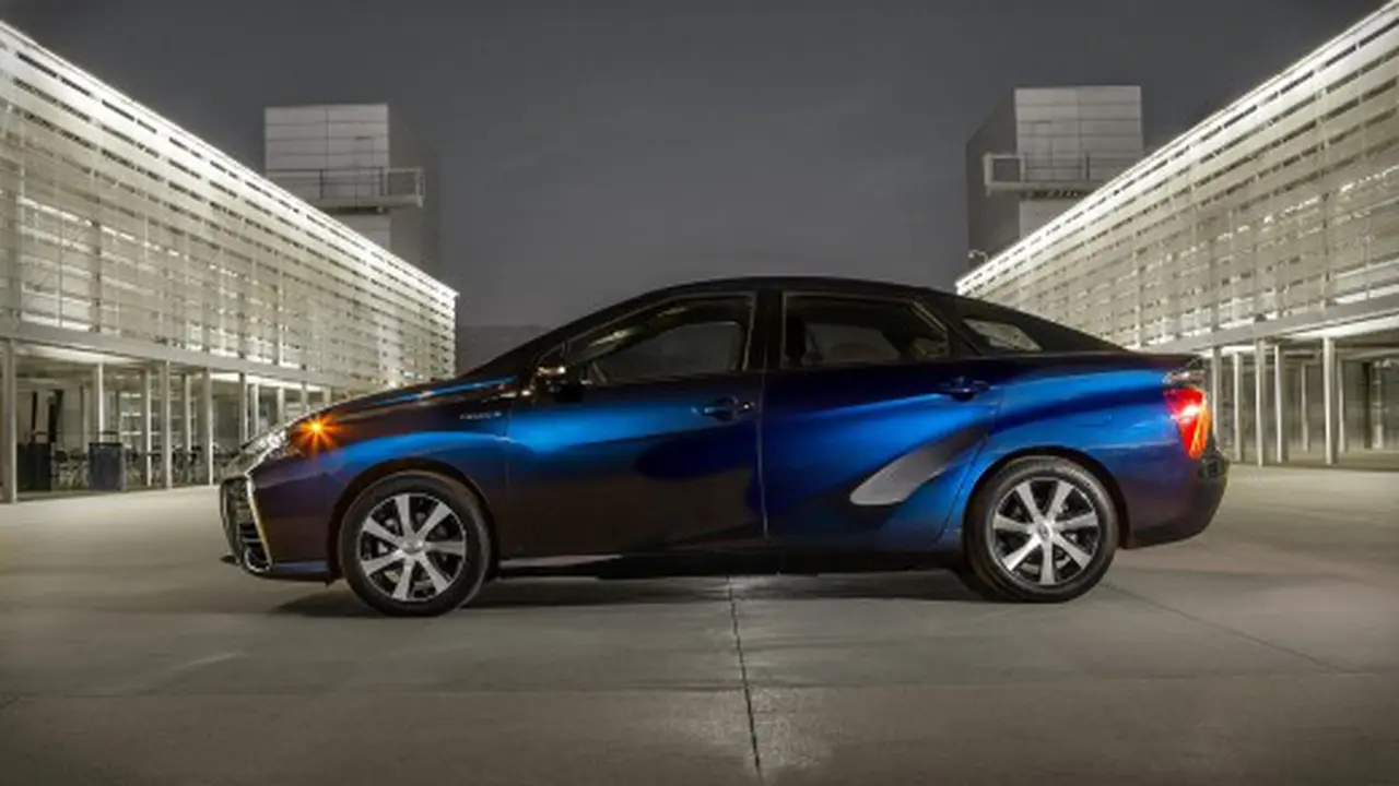 Mirai, Nama Mobil Hidrogen Toyota yang Dilego di Amerika