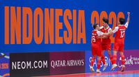 Para pemain Timnas Futsal Indonesia berselebrasi setelah membobol jala Jepang pada semifinal Piala Asia Futsal 2026 di Indonesia Arena, Jakarta, Kamis (5/2/2026). (Bola.com/Bagaskara Lazuardi)