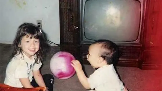 7 Foto Misterius Ini Bikin Ngeri Saat di Rumah Sendirian