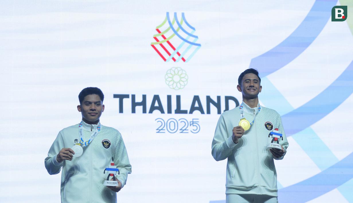 Tunggal putra Indonesia berjaya di SEA Games 2025. Alwi Farhan berhasil meraih medali emas sementara rekan senegara Moh. Zaki Ubaidillah harus puas denga torehan medali perak. (Bola.com/Bagaskara Lazuardi)