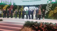 Menteri Koordinator Bidang Kemaritiman dan Investasi, Luhut Binsar Pandjaitan, mengumumkan kerjasama Cross Border Electricity Interconnection dengan Singapura. (Maulandy/Liputan6.com)