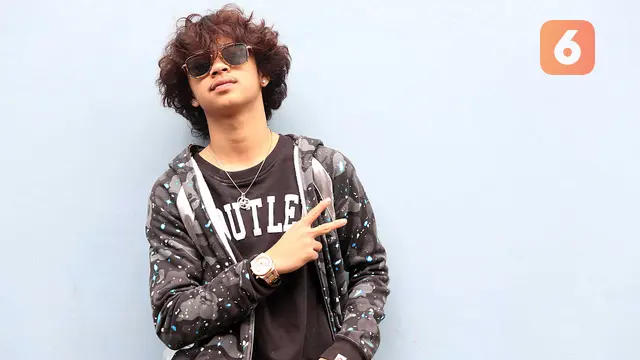 [Bintang] Bastian Steel