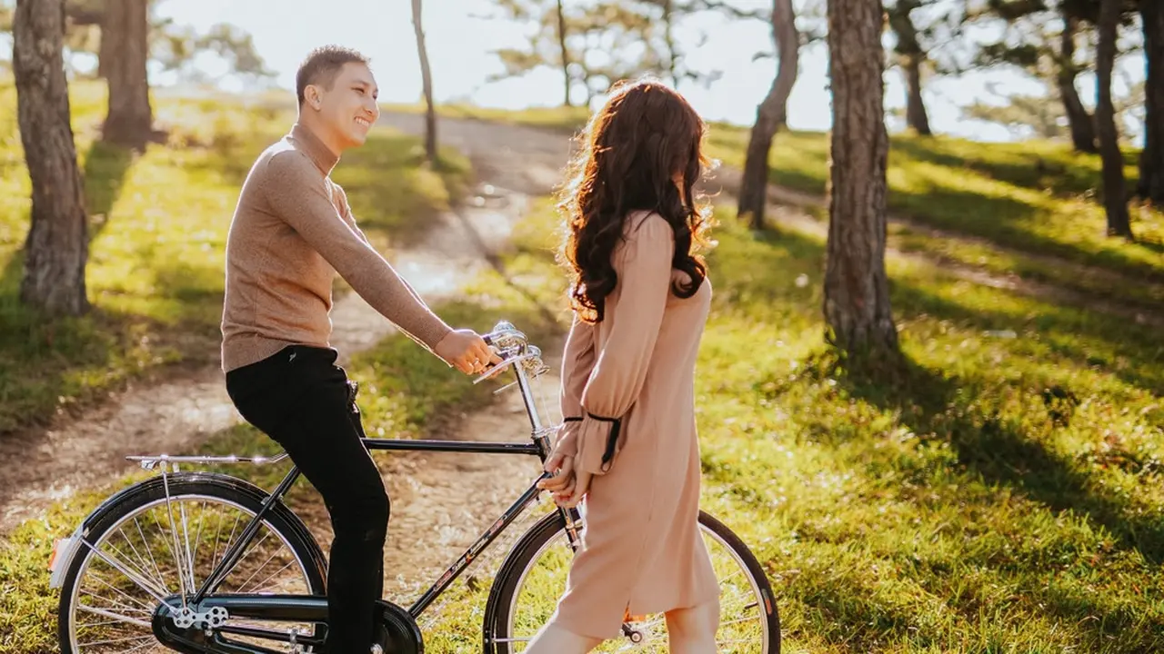 couple bahagia romantis