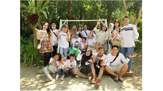 Memiliki Kegiatan Super Sibuk, Via Meluangkan Waktu Berlibur ke Bali Bersama Keluarganya