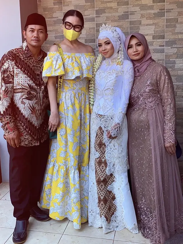 6 Outfit Kondangan Ala Titi DJ, Inspirasi Glamor dan Elegan di Usia 59 Tahun