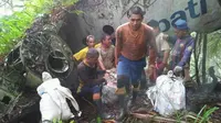 Warga temukan bangkai pesawat yang jatuh 26 tahun silam. Foto: (Arfandi Ibrahim/Liputan6.com)