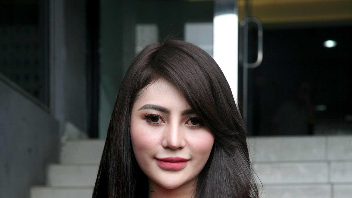 Siapa Widuri Agesty, Perempuan yang Ada di Katalog Alexis