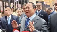 Presiden Prabowo Subianto usai  memberikan arahan tertutup kepada jajaran pimpiman Badan Pengelola Investasi (BPI) Daya Anagata Nusantara (Danantara) dan direksi BUMN dalam acara Town Jall Meeting Danantara di JCC Senayan, Senin (28/4/2025). (Foto: Liputan6.com/ Lizsa Egeham).