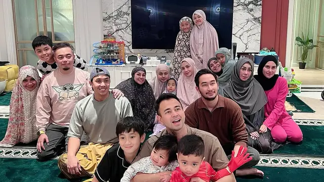 Sahur Keluarga Besar Raffi Ahmad