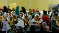 Ratusan calon jemaah haji asal Maluku Utara, diberangkatkan.