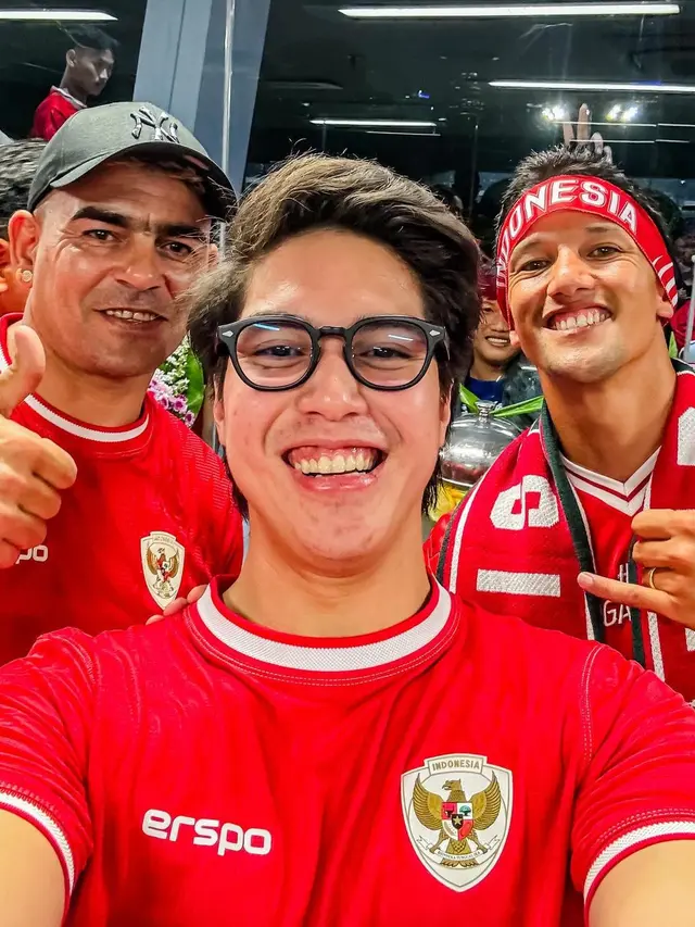 El Rumi datang menyaksikan pertandingan Indonesia vs Australia