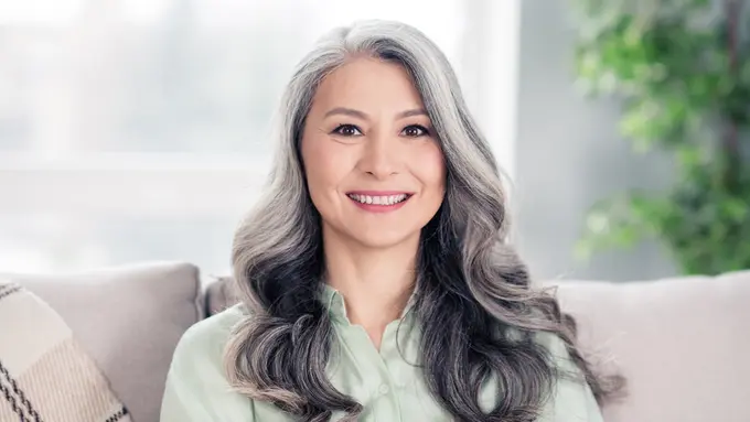 rambut beruban tua usia bahagia