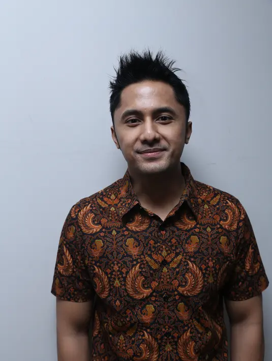 Diakui Hengky jika dirinya memang baru saja menginjakkan kaki di Malaysia dan ia melihat jika pemerintah Malaysia mendukung para produser lokal. Di sana terdapat regulasi yang mengatur jatah tayang film lokal. (Andy Masela/Bintang.com)