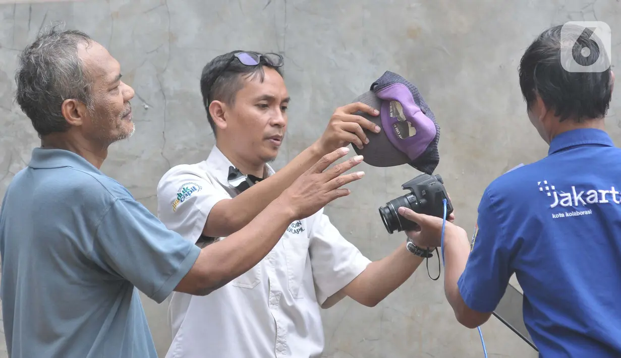 Rekam KTP elektronik ini adalah permintaan pihak keluarga. (merdeka.com/Imam Buhori)