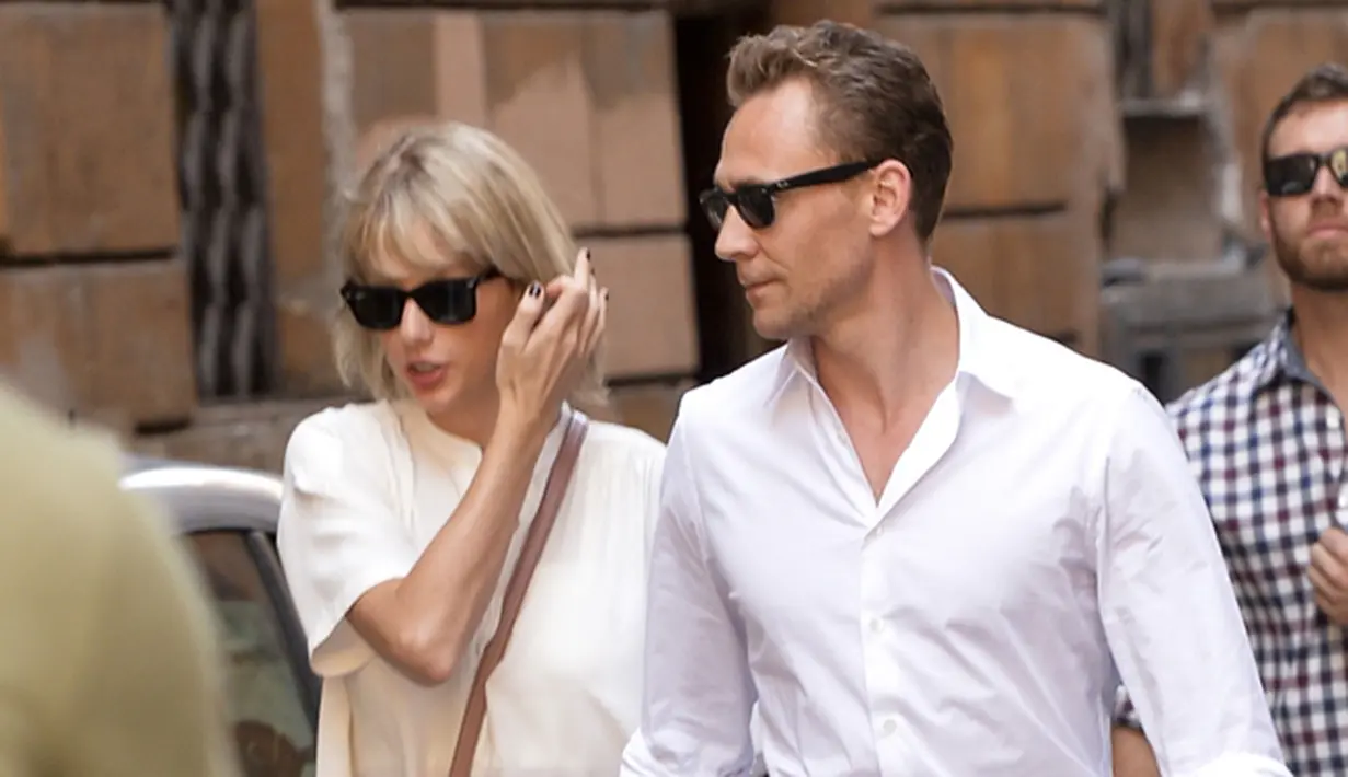 Tak hanya itu saja, kemanapun yang satu nya pergi pasti ada yang membuntuti. Bahkan, Taylor Swift rela merelakan kesibukannya demi menemani kekasihnya. (Dailymail/Bintang.com)