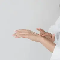 Body scrub. (c) Pexels/Pavel Danilyuk