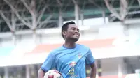 Pemain PSIM Yogyakarta, Hendra Wijaya. (Bola.com/Ana Dewi)