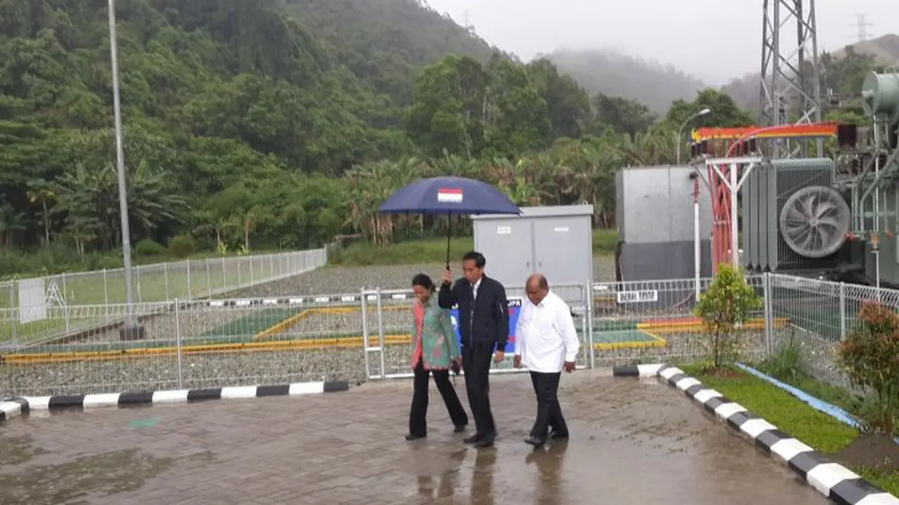Presiden Joko Widodo (Jokowi) meresmikan ‎enam infrastruktur kelistrikan di Provinsi Papua dan Papua Barat dengan nilai proyek Rp 989 miliar.