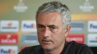 Dibantai Chelsea, Mourinho Salahkan Bek MU