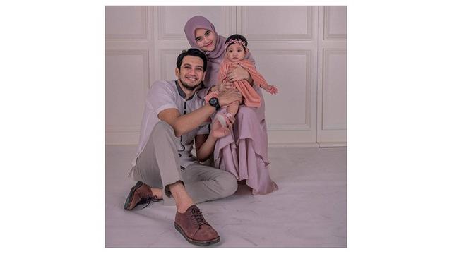 Kerap Berperan Antagonis, Ini 7 Potret Teuku Mirza dengan Keluarga