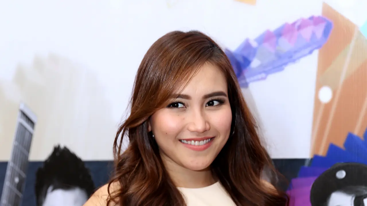 [Bintang] Ayu Ting Ting 