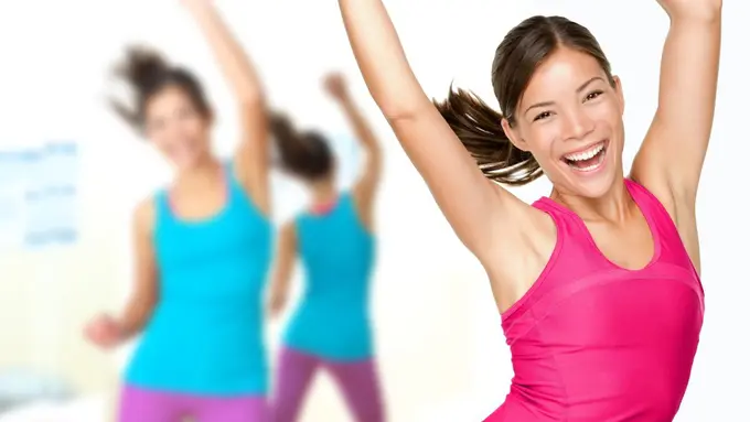 Miris, Mal di Jatim Gelar Senam Pakai Bikini dan Ditonton Bocah!