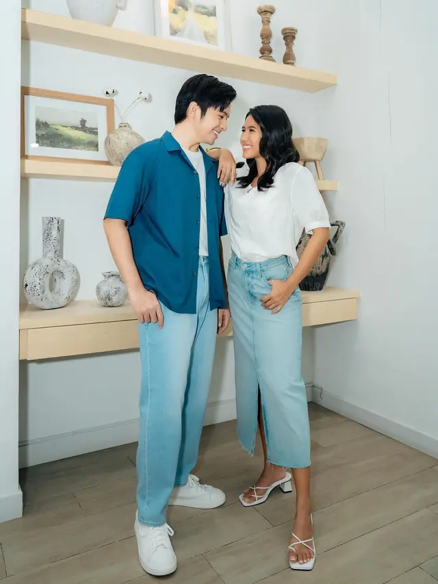 Gaya Serasi Romantis Angga Yunanda dan Shenina Cinnamon Kenakan Baju Couple Kasual, Bisa Jadi Inspirasi Lebaran