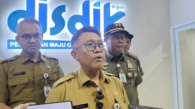 Ratusan Orang Tua Siswa Kembali Geruduk Dinas Pendidikan Kota Depok Terkait Penerimaan Siswa