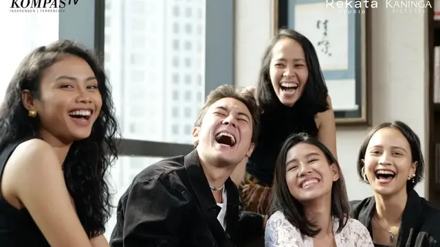 6 Potret Shenina Cinnamon di Konferensi Pers Penyalin Cahaya, Jadi Peran Utama