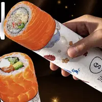 Menu nasi dengan aneka topping ini menawarkan cara menikmati sushi yang lebih praktis tanpa perlu repot menggulungnya. (Foto/dok: Sushi Hiro)